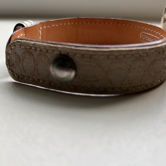 Authentic coach bracelet - Picture 3 of 4